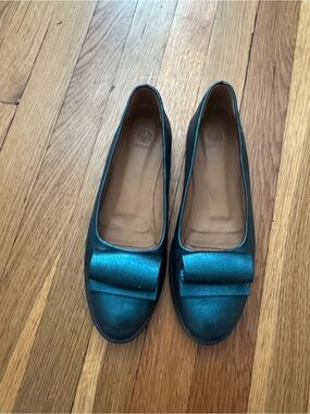 COCLICO Sapphire Metallic Bow Flats - Women's 39.5